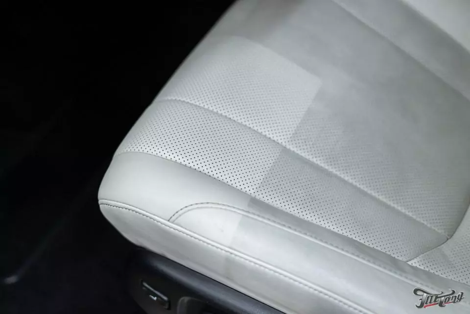 Lexus LX570. Химчистка белого салона и защита керамикой
